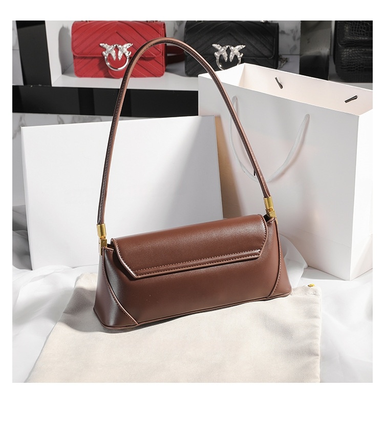 Womens Classic Shoulder Bag with Gold Hardware And Faux Leather